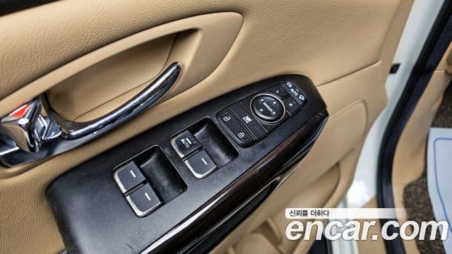 Kia All New Carnival VIP, 2016 13