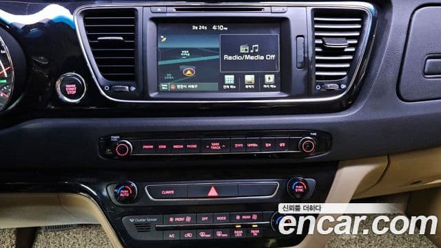 Kia All New Carnival VIP, 2016 16