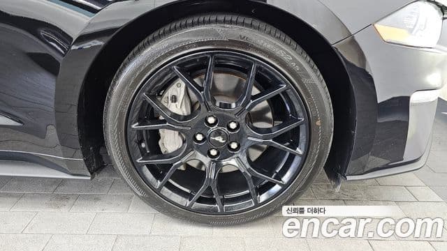 Ford Mustang кабриолет, 2019 все фото