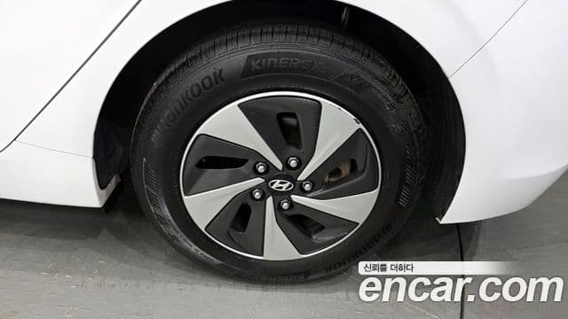 Hyundai Ioniq гибрид, 2016 все фото