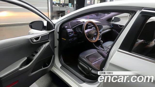 Hyundai Ioniq гибрид, 2016 10