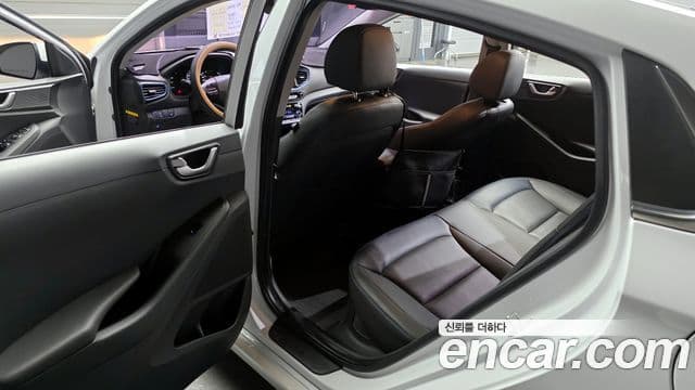 Hyundai Ioniq гибрид, 2016 11