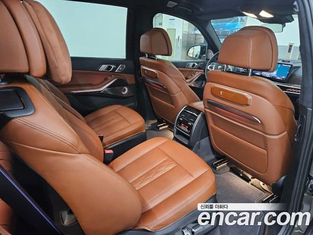 BMW X7 (G07) M60i xDrive M Sport 6인승, 2025 11