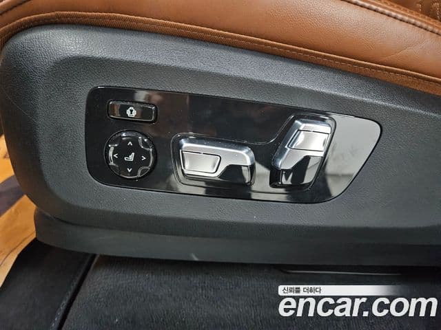 BMW X7 (G07) M60i xDrive M Sport 6인승, 2025 15