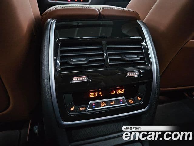 BMW X7 (G07) M60i xDrive M Sport 6인승, 2025 17
