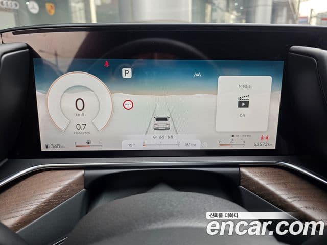 Genesis G90 (RS4) бензин 3.5 турбо e-S/C AWD, 2024 6