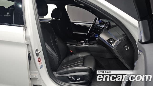 BMW 5시리즈 (G30) 520d M Sport, 2017 10