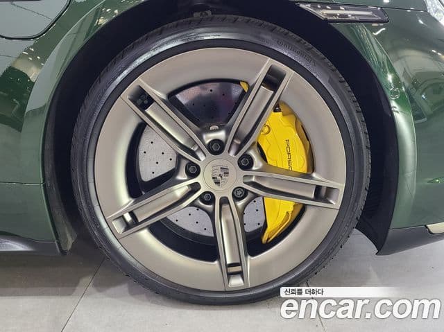 Porsche 타이칸 турбо S, 2025 все фото