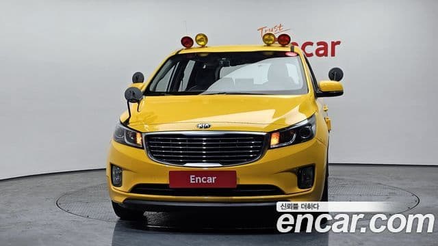 Kia All New Carnival 11인승 Children Escort Vehicle, 2015 3