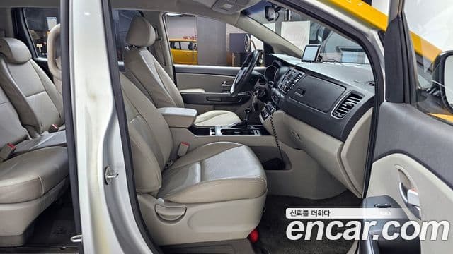 Kia All New Carnival 11인승 Children Escort Vehicle, 2015 10