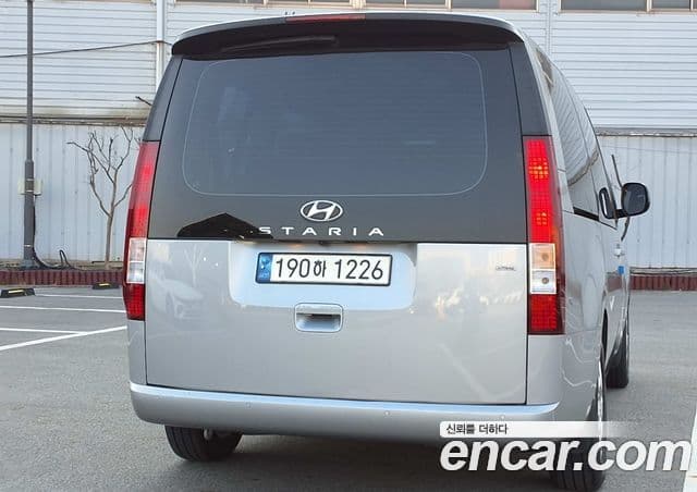 Hyundai Staria Modern, 2023 3