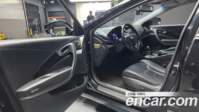 Hyundai Grandeur HG Premium, 2013 10