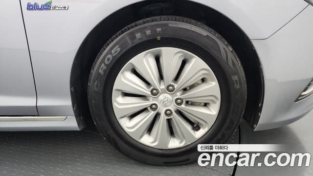 Hyundai LF Sonata гибрид Modern, 2016 все фото