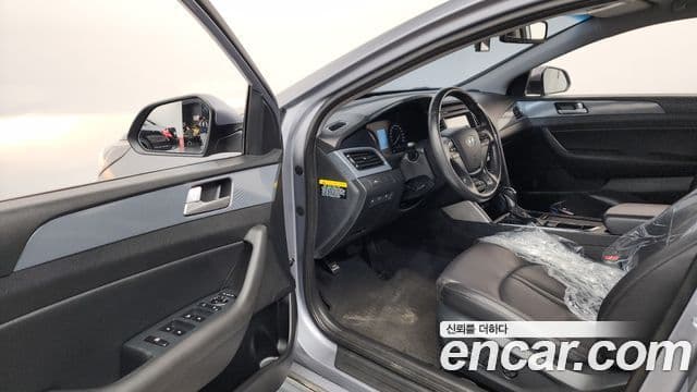 Hyundai LF Sonata гибрид Modern, 2016 10