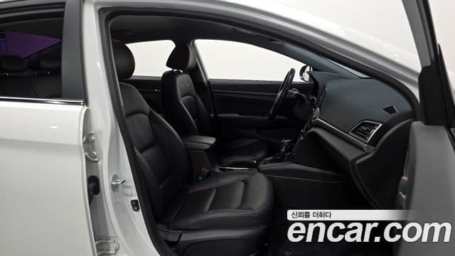 Hyundai Avante AD Modern, 2016 10