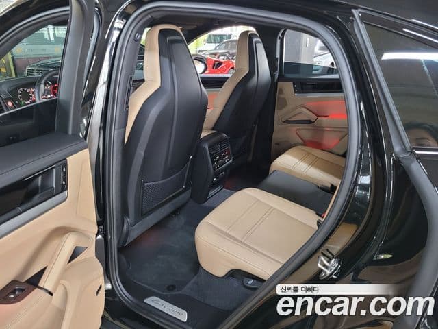 Porsche Cayenne (PO536) 3.0 купе, 2026 11