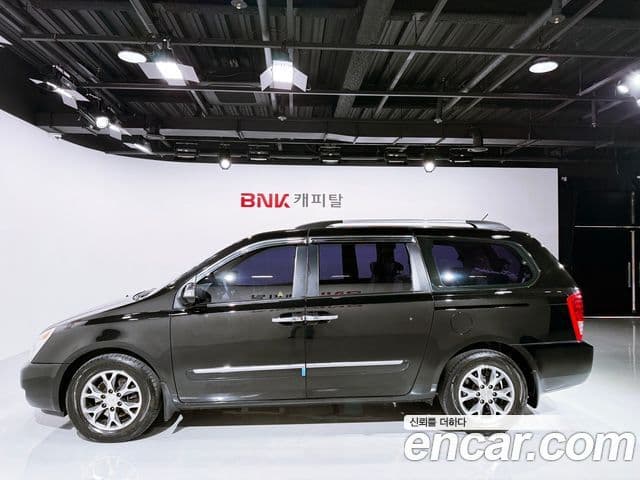 Kia Carnival R люксовая версия, 2013 3