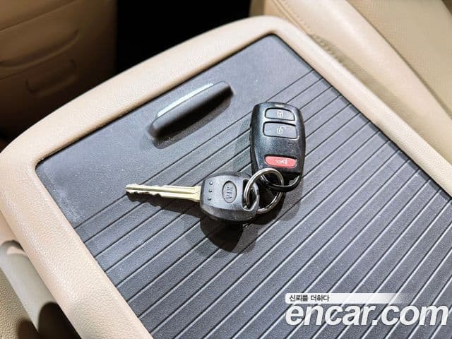 Kia Carnival R люксовая версия, 2013 16