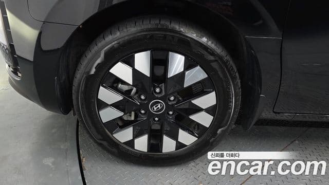 Hyundai Staria Inspiration, 2025 все фото