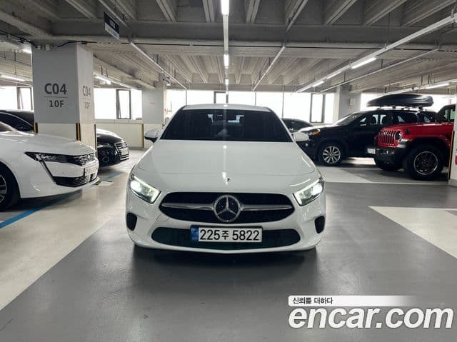 Mercedes-Benz A-класс W177 A200d седан, 2021 1