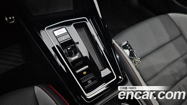 Volkswagen Гольф 8세대 2.0 GTI, 2024 9