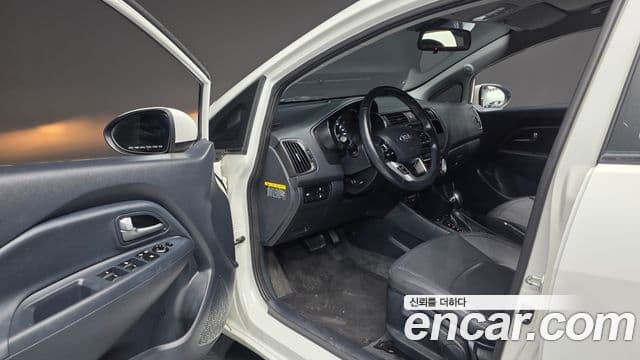 Kia All New Pride Luxury, 2014 10