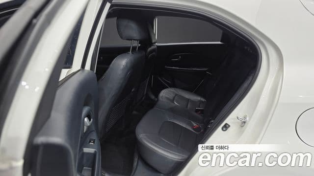 Kia All New Pride Luxury, 2014 11