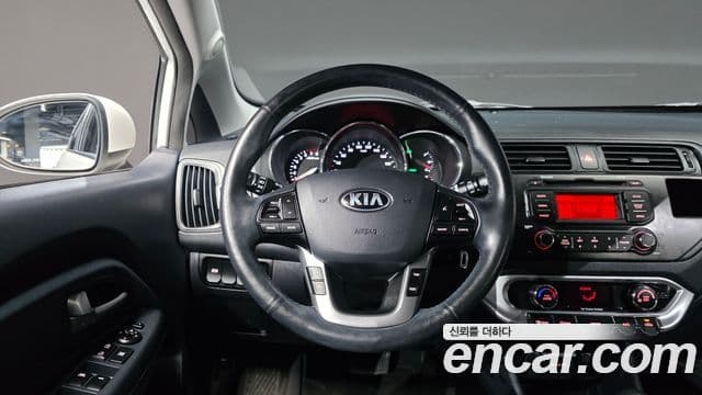 Kia All New Pride Luxury, 2014 17