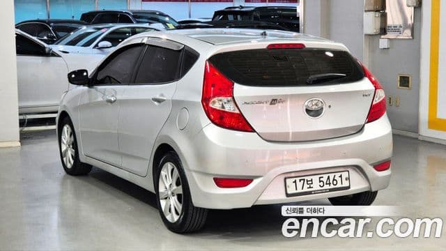 Hyundai Accent(новый кузов / новое поколение) Premier, 2012 4
