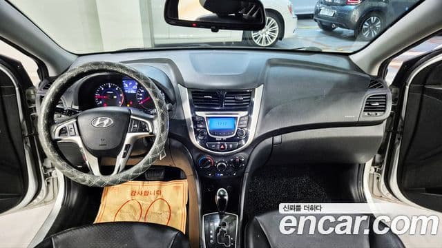 Hyundai Accent(новый кузов / новое поколение) Premier, 2012 7