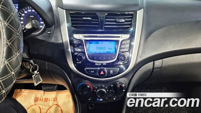 Hyundai Accent(новый кузов / новое поколение) Premier, 2012 10