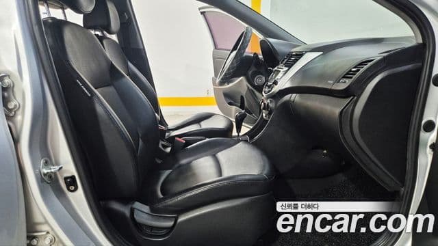 Hyundai Accent(новый кузов / новое поколение) Premier, 2012 15