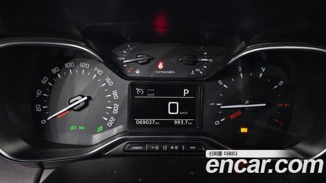 Ситроен / DS C3 Эйркросс (Aircross) 1.5 BlueHDi Feel (название комплектации), 2019 8