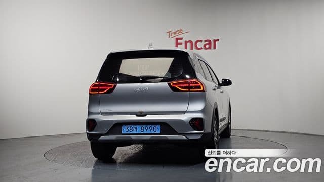 Kia Niro Plus Air (таксомоторный тип), 2023 4