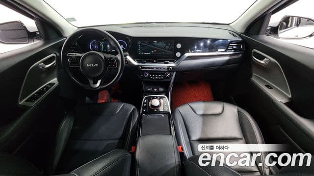 Kia Niro Plus Air (таксомоторный тип), 2023 7