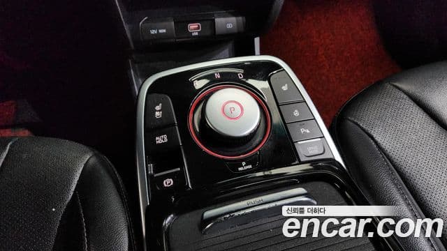 Kia Niro Plus Air (таксомоторный тип), 2023 9