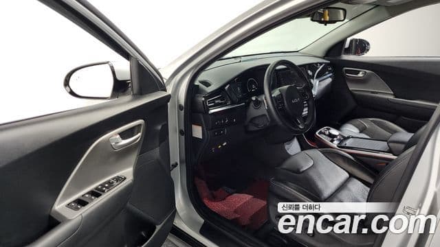 Kia Niro Plus Air (таксомоторный тип), 2023 10