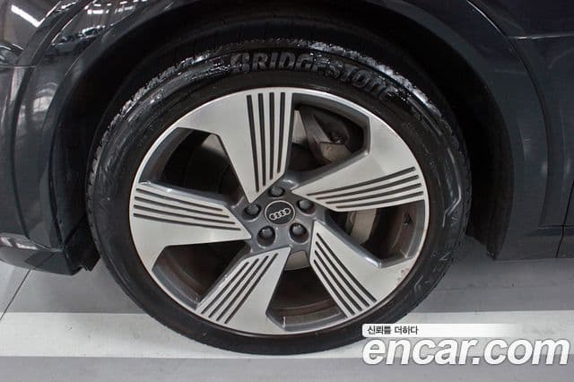 Audi e-Tron 55 Quattro Sportback, 2022 все фото