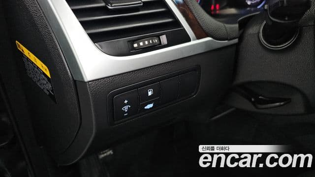 Hyundai Genesis DH Modern, 2015 16