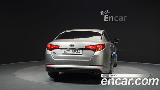 Kia K5 2.0 Deluxe, 2011 4