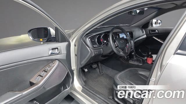 Kia K5 2.0 Deluxe, 2011 10