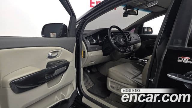 Kia All New Carnival Prestige, 2015 10