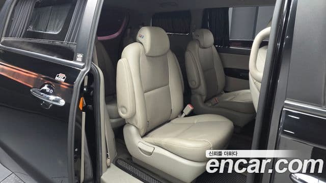 Kia All New Carnival Prestige, 2015 12