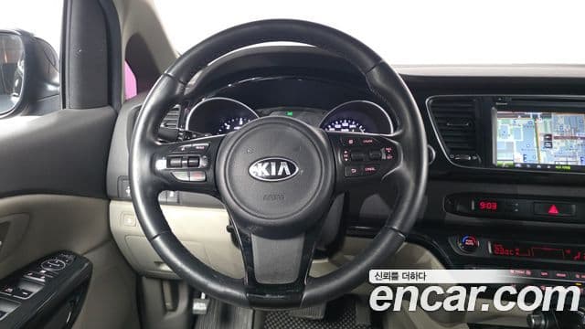 Kia All New Carnival Prestige, 2015 13