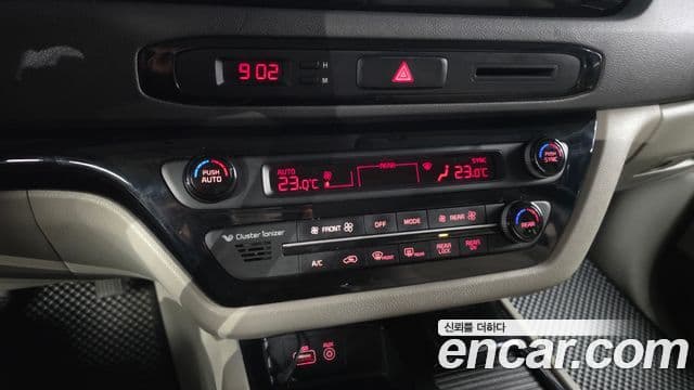 Kia All New Carnival Prestige, 2015 16