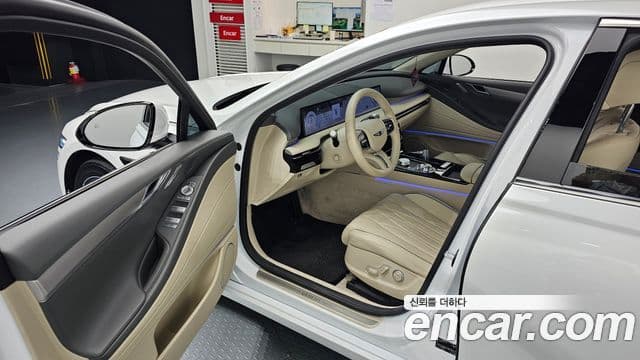 Genesis G80 (RG3) бензин 2.5 турбо 2WD, 2025 11