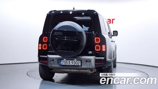Land Rover Defender (L663) 110 P300 X-Dynamic SE, 2023 4