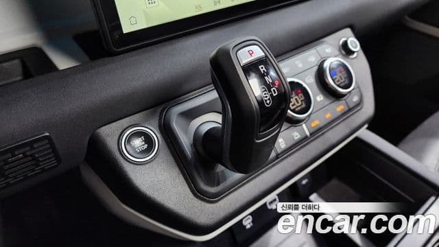 Land Rover Defender (L663) 110 P300 X-Dynamic SE, 2023 9