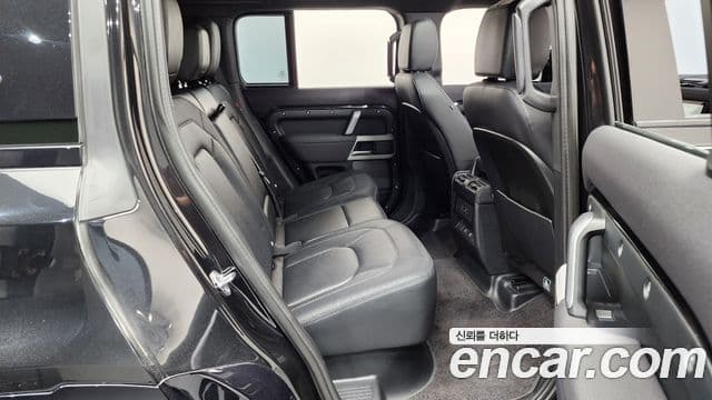 Land Rover Defender (L663) 110 P300 X-Dynamic SE, 2023 12