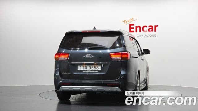 Kia All New Carnival Prestige, 2017 4